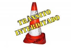 trânsito interditado