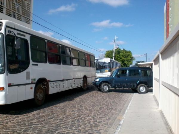 onibus em condominio