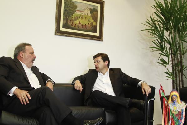 Senador Armando Monteiro e prefeito Geraldo Julio - 21012013_600x400