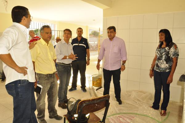 isaac e secretários/foto Ascom PMJ