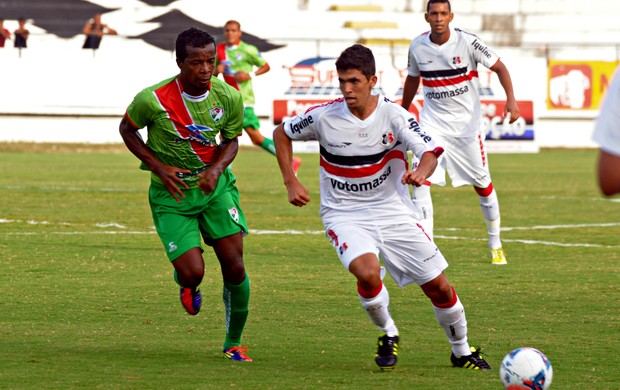 carcara x santa cruz: foto:Antonio Carneiro/Pernambuco Press 