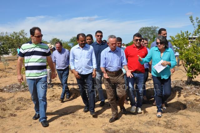 Visita_Senador_Prefeitos_AL_Foto_Fernanda_Birolo_Embrapa_Semiarido_640x425