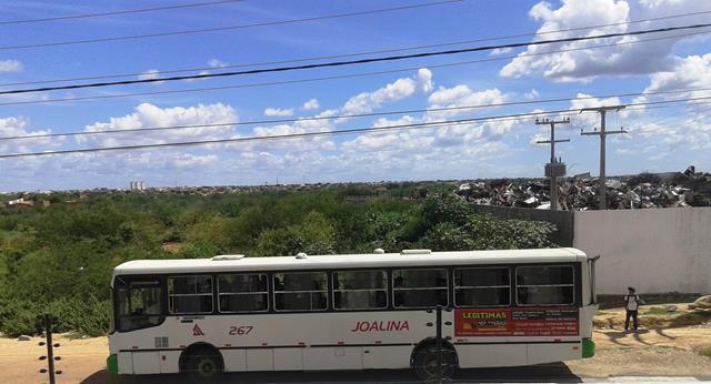 02 FOTO MATERIA - REIVIDICAÇÕES DA PARADA DE ONIBUS NA AV. MARECHAL HERMES DA FONSECA NO BAIRRO ANTÔNIO CASSIMIRO