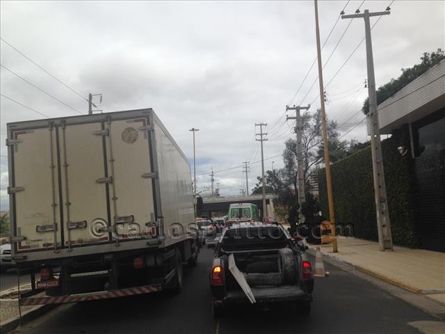 engarrafamento avenida cardoso de sá