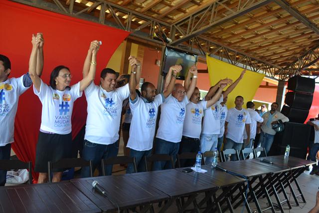 Vereadores e deputados firmam compromisso com Casa Nova