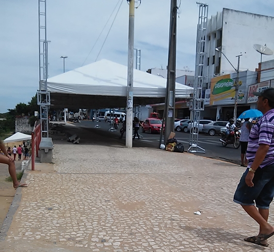 MONTAGEM ESTRUTURA CARNAVAL JUAZEIRO