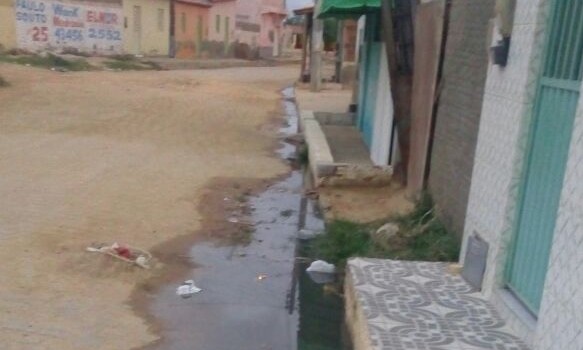esgoto estourado bairro itaberaba2