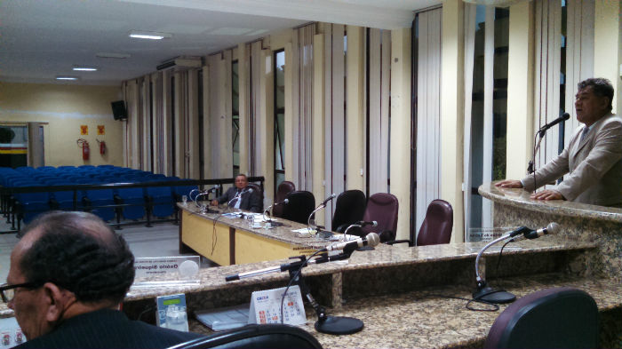 sessão esvaziada casa plinio amorim