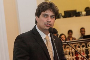 Foto - Lucas na tribuna