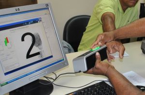 coleta-de-impressoes-digitais-atraves-do-live-scan