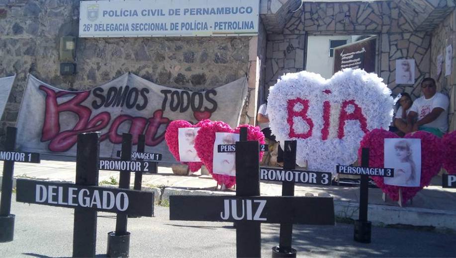 manifestacao-beatriz-delegacia-seccional