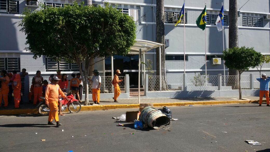 protesto-garis-prefeitura-araripina