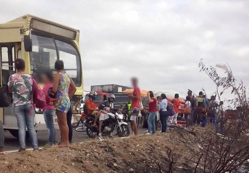 acidente-onibus-caminhao