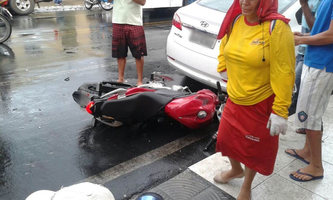 acidnete-moto-avenida-adolfo-viana