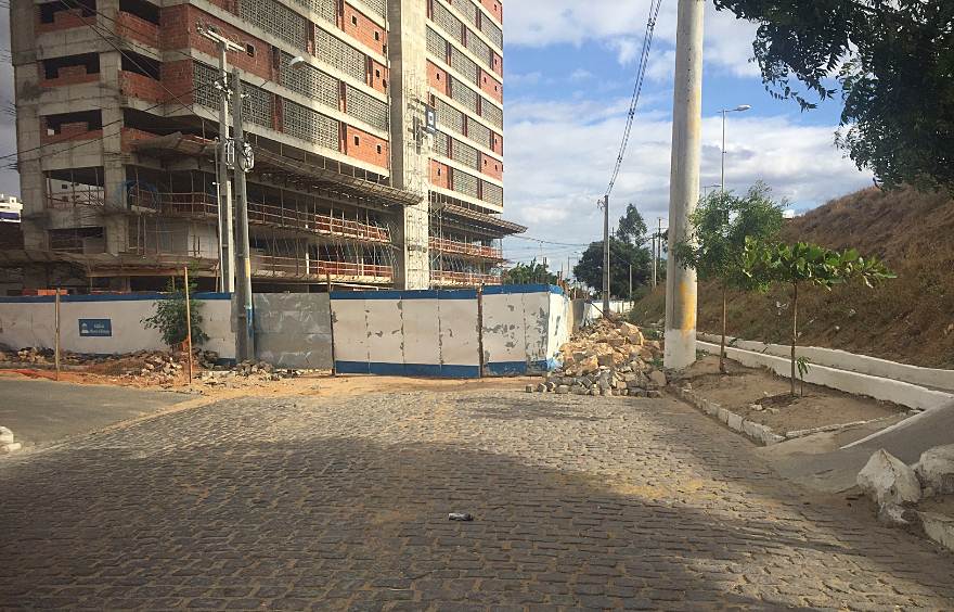 construcao-de-predio-rua-petrolina
