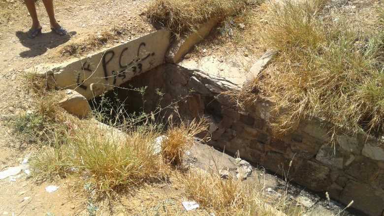 esgoto-estourado-atras-da-banca2