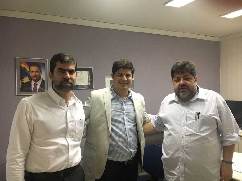 rafael-com-secretario-habitacao-pe