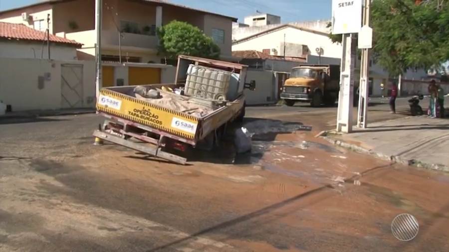 caminhao-buraco-sanot-antonio-juazeiro2