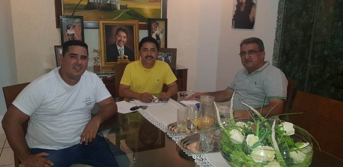 roberto carlos com ex-prefeitos