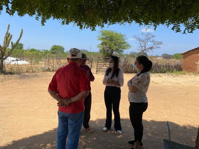 JOSIMARA E CORRINHA EM VISITA A ZONA RURAL DE DORMENTES (2)