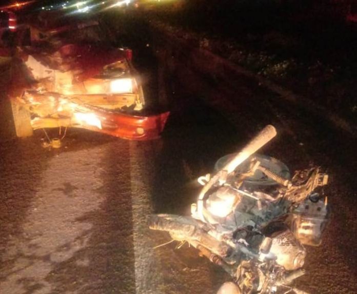 acidente carro e moto trindade